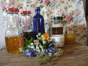 Plounéour-Menez (29), Atelier "Produits de soin" avec la naturopathe Jacqueline Mercier @ L'Hêtre et le Lavoir